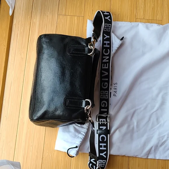 TRADED * Givenchy Crackled Patent 4G Small Pandora Black - Picture 3 of 13